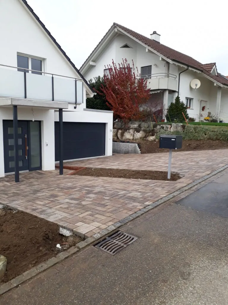 Sacher Gartenbau Beläge