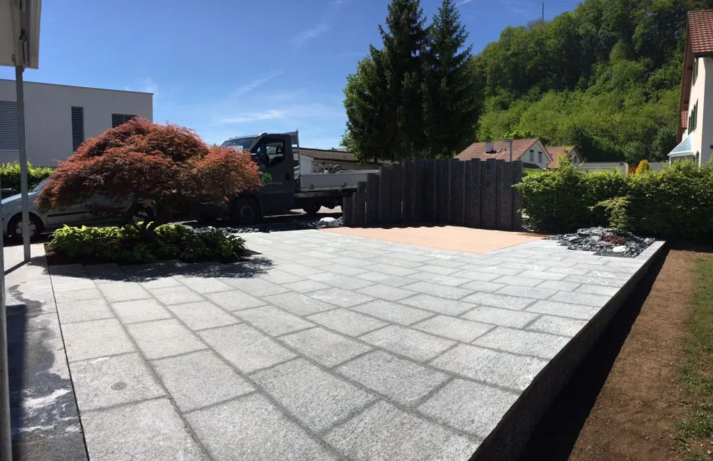 Sacher Gartenbau Beläge