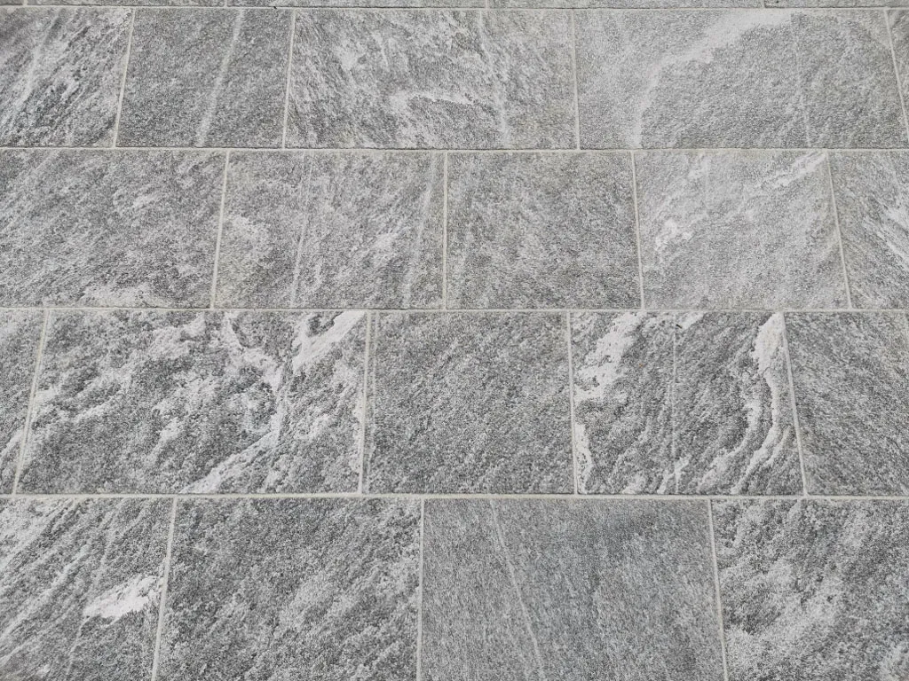 Sacher Gartenbau Beläge