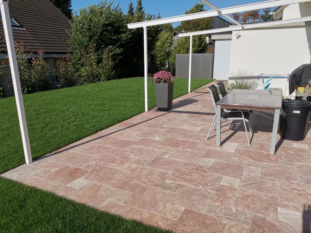 Sacher Gartenbau Beläge