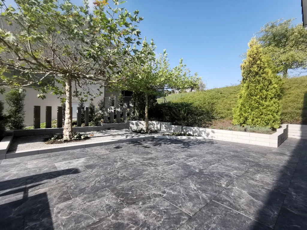 Sacher Gartenbau Beläge