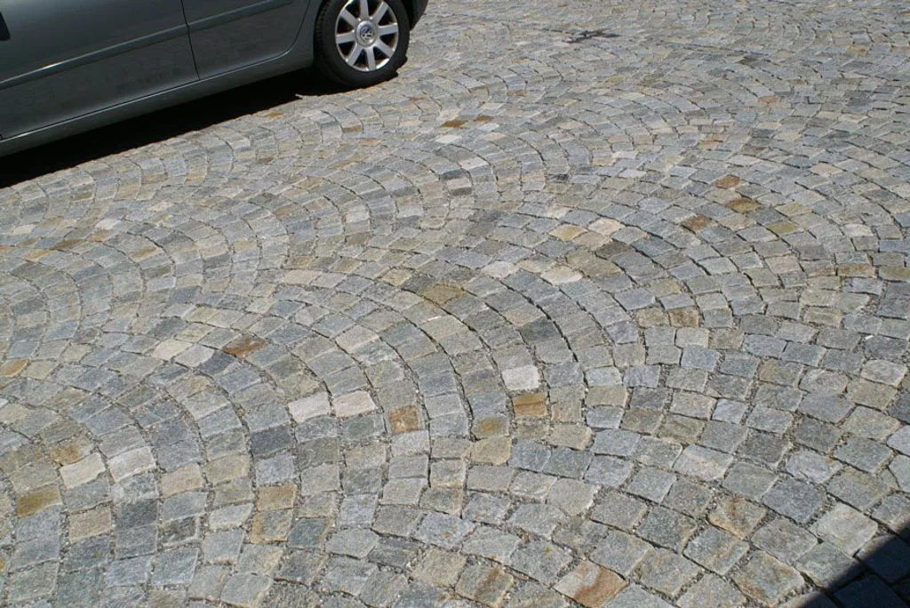 Sacher Gartenbau Beläge