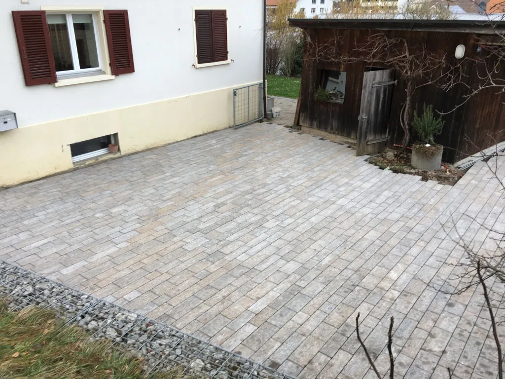 Sacher Gartenbau Beläge