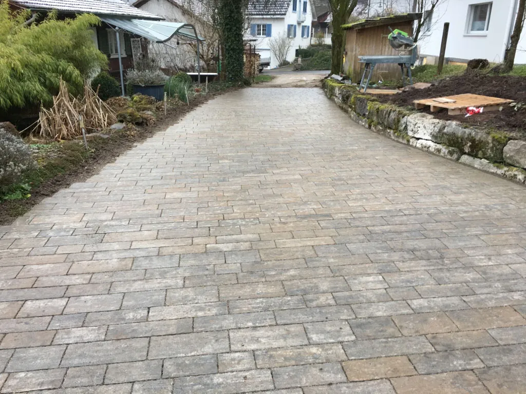 Sacher Gartenbau Beläge